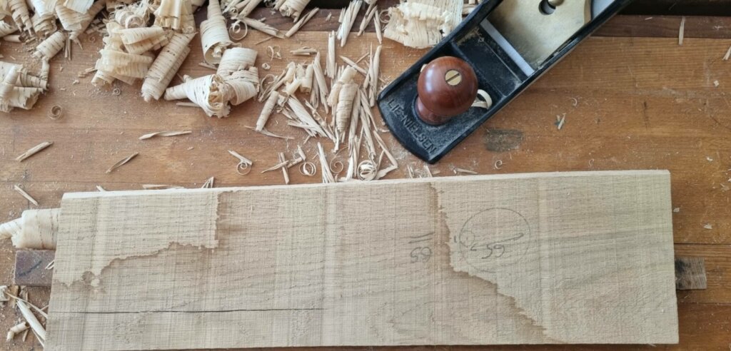 Apprendre à travailler le bois à la main avec la Manufacture atelier bois, notamment le corroyage